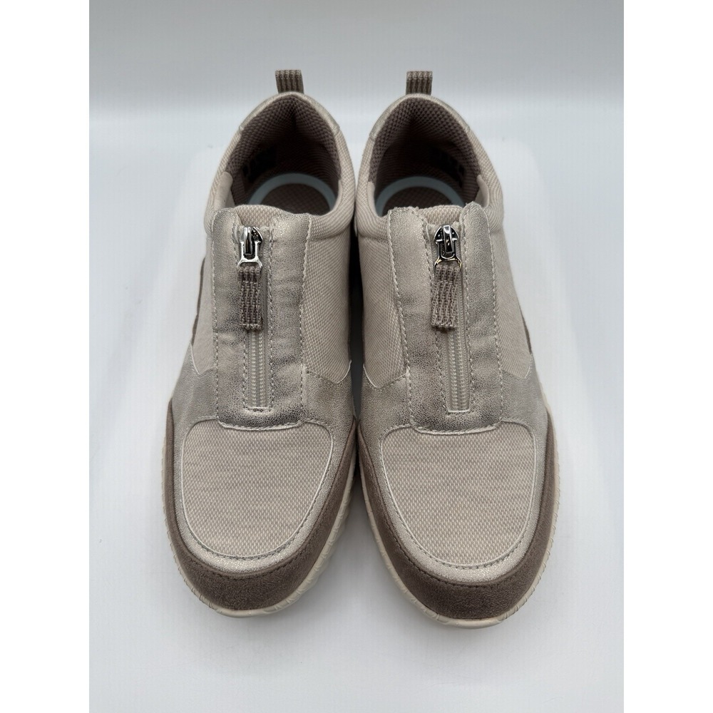 BZees Winner Comfort Sneaker, Women's 10 M, Beige,Gold Metallic Accents,Zip,NIB - Picture 2 of 16